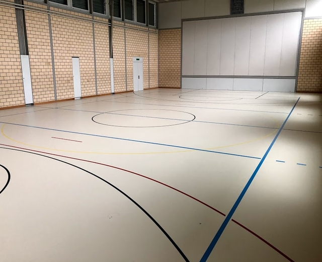 Sporthalle Busswil