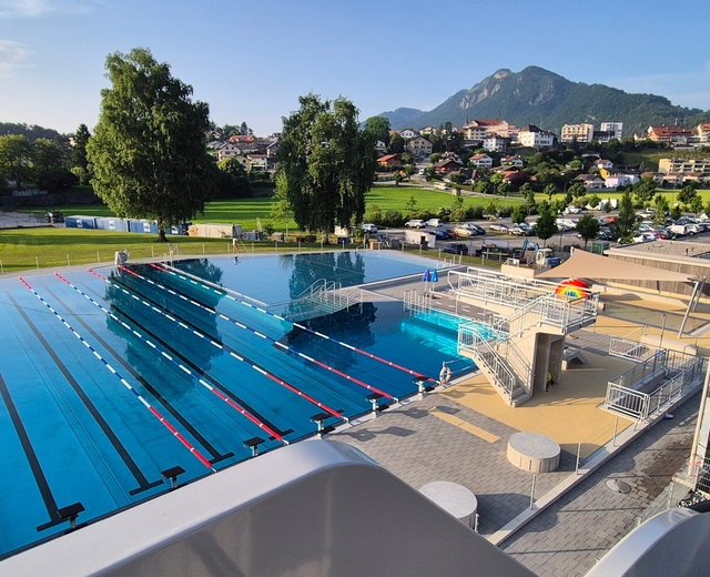 piscine broc