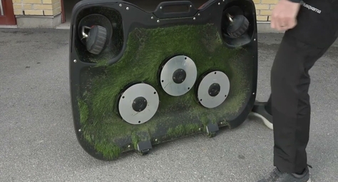 Embedded thumbnail for Robot de tonte et football
